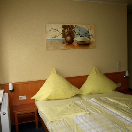 Pension Zur Krone Hotel Eisenach Ngoại thất bức ảnh